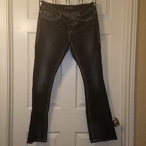 Maurices Premium Jeans with Cute Bling Pocket Detail Size 9/10 Regular
